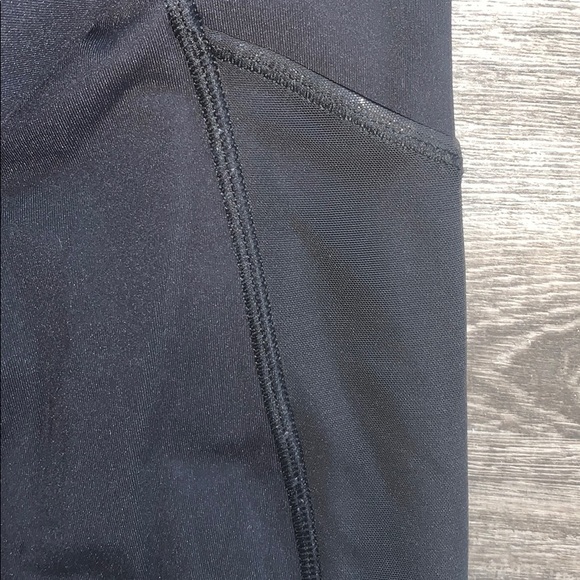 Lululemon Black Cropped Leggings - Picture 6 of 8